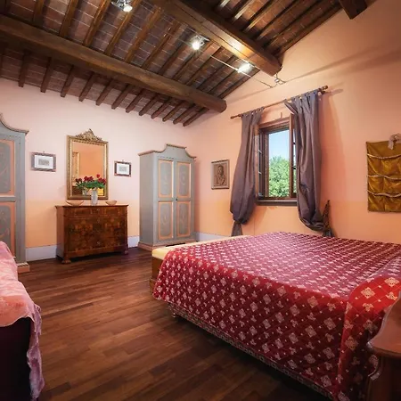 Casale Dei Girasoli 14, Emma Cortona